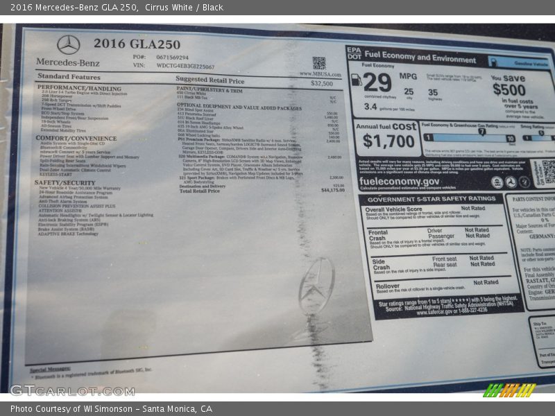 Cirrus White / Black 2016 Mercedes-Benz GLA 250
