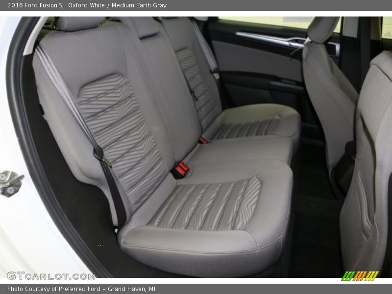 Oxford White / Medium Earth Gray 2016 Ford Fusion S