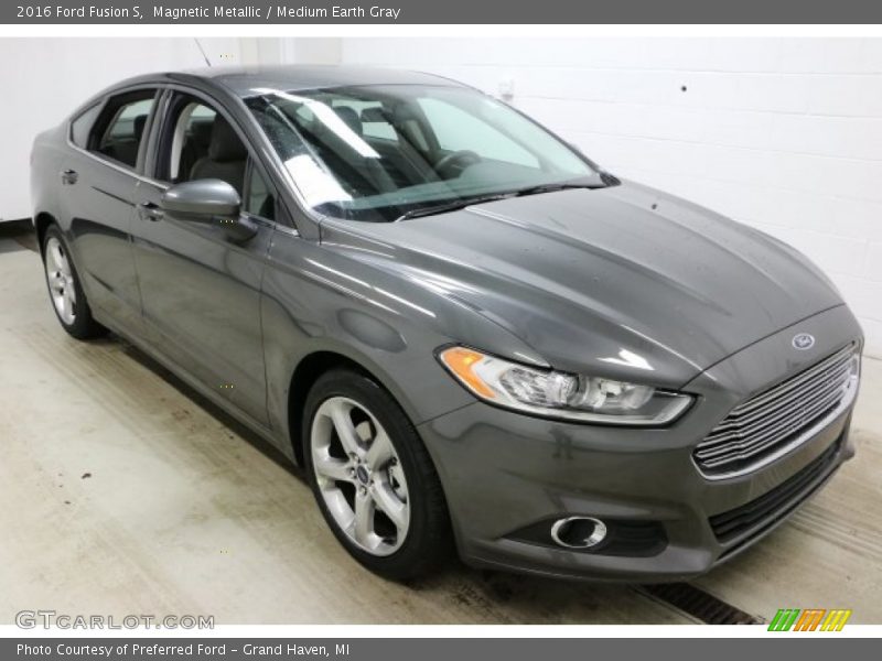 Magnetic Metallic / Medium Earth Gray 2016 Ford Fusion S