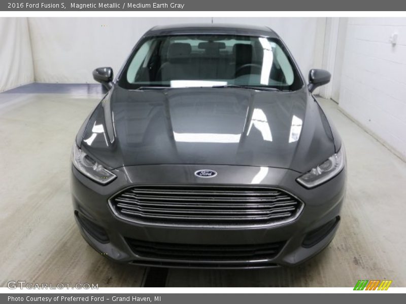 Magnetic Metallic / Medium Earth Gray 2016 Ford Fusion S
