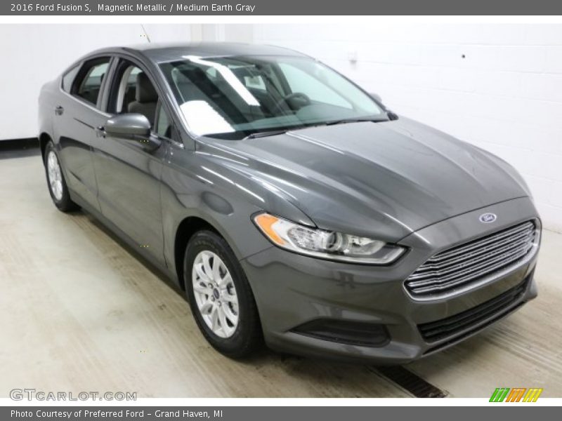 Magnetic Metallic / Medium Earth Gray 2016 Ford Fusion S