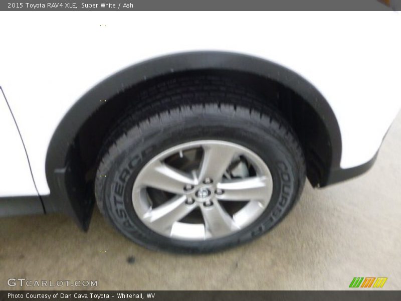 Super White / Ash 2015 Toyota RAV4 XLE