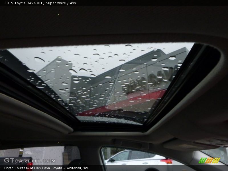 Super White / Ash 2015 Toyota RAV4 XLE