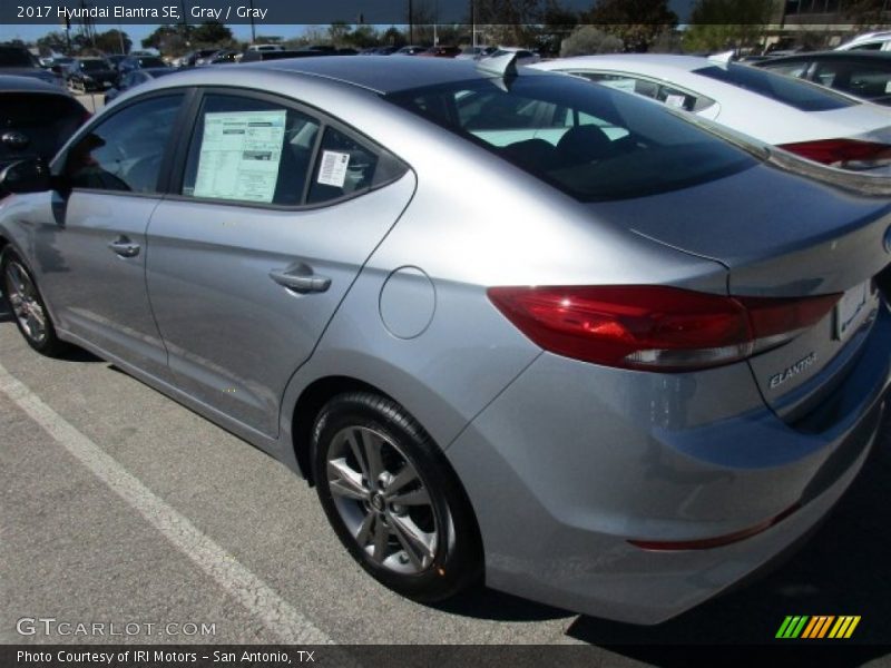Gray / Gray 2017 Hyundai Elantra SE
