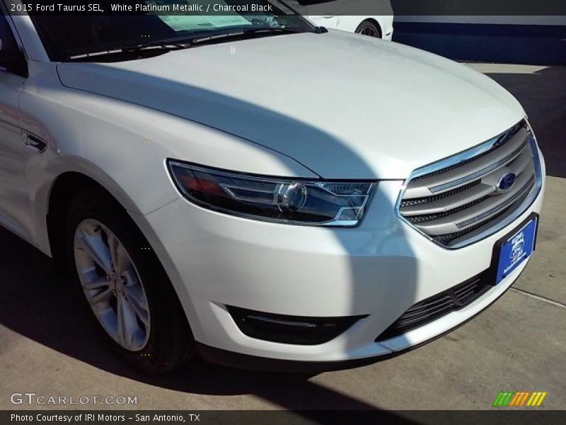 White Platinum Metallic / Charcoal Black 2015 Ford Taurus SEL