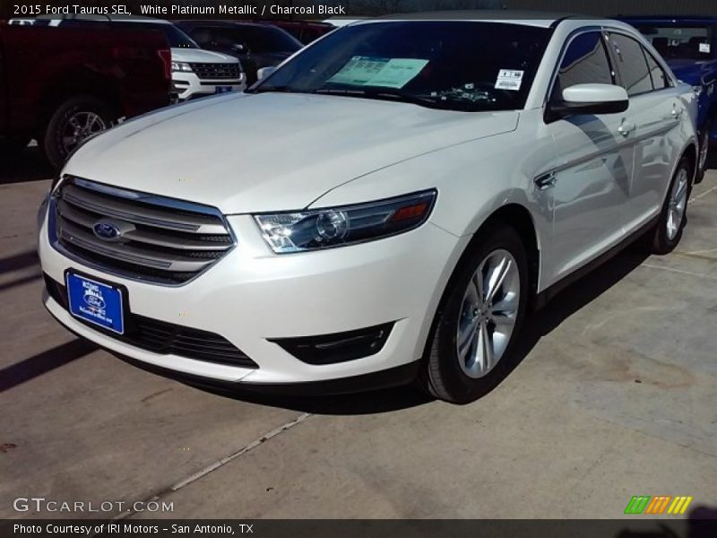 White Platinum Metallic / Charcoal Black 2015 Ford Taurus SEL