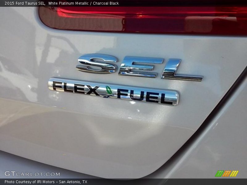 White Platinum Metallic / Charcoal Black 2015 Ford Taurus SEL