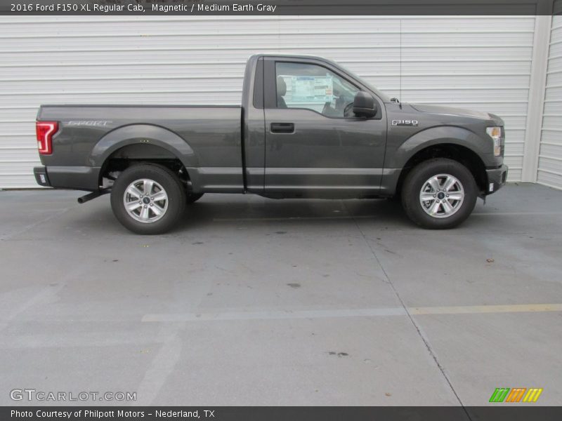 Magnetic / Medium Earth Gray 2016 Ford F150 XL Regular Cab