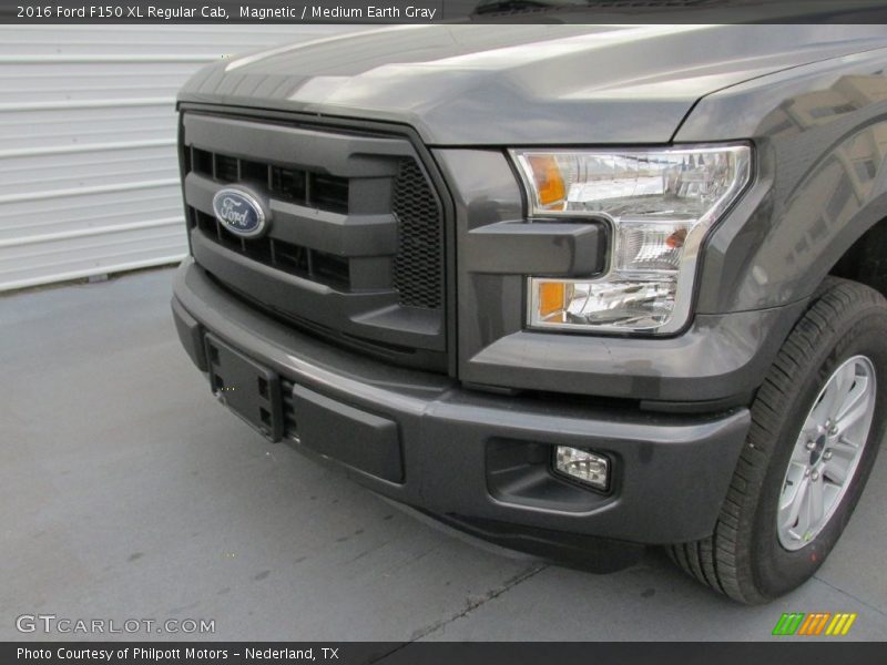 Magnetic / Medium Earth Gray 2016 Ford F150 XL Regular Cab