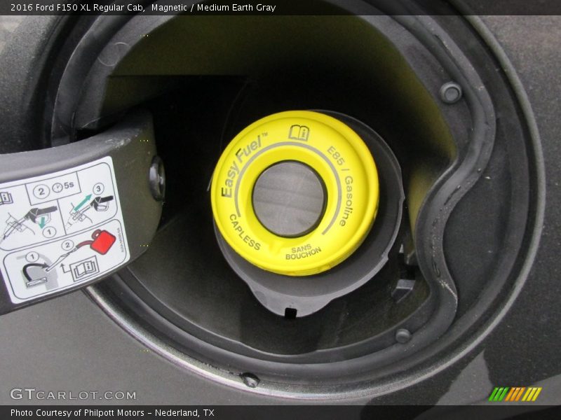 Magnetic / Medium Earth Gray 2016 Ford F150 XL Regular Cab