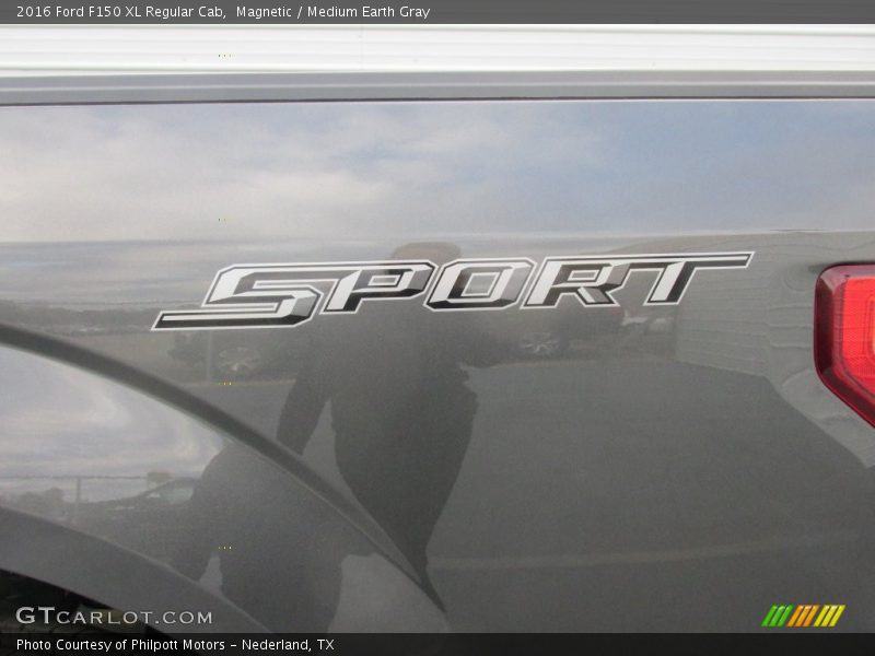 Magnetic / Medium Earth Gray 2016 Ford F150 XL Regular Cab
