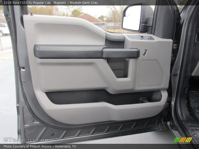 Magnetic / Medium Earth Gray 2016 Ford F150 XL Regular Cab