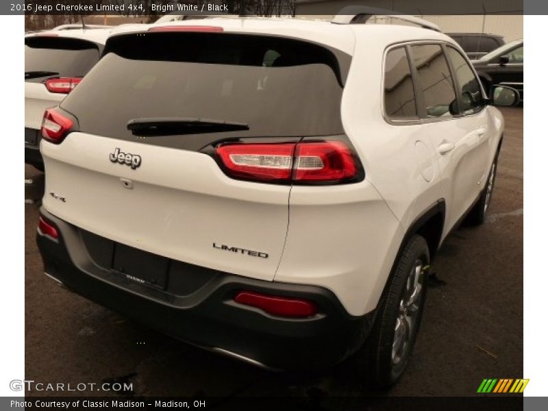 Bright White / Black 2016 Jeep Cherokee Limited 4x4