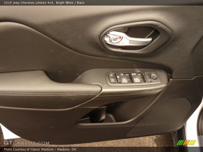 Bright White / Black 2016 Jeep Cherokee Limited 4x4