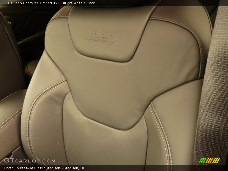 Bright White / Black 2016 Jeep Cherokee Limited 4x4