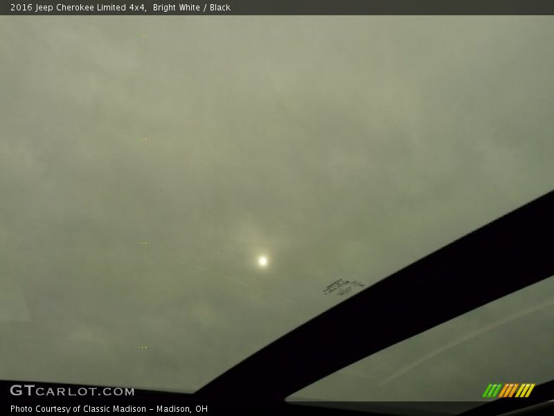 Bright White / Black 2016 Jeep Cherokee Limited 4x4