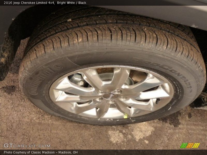 Bright White / Black 2016 Jeep Cherokee Limited 4x4