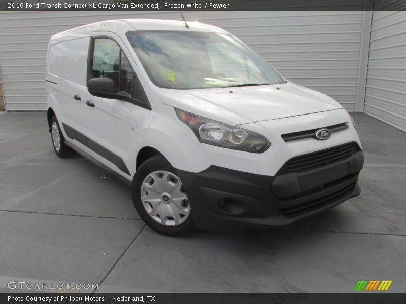 Front 3/4 View of 2016 Transit Connect XL Cargo Van Extended