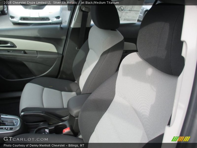 Silver Ice Metallic / Jet Black/Medium Titanium 2016 Chevrolet Cruze Limited LS