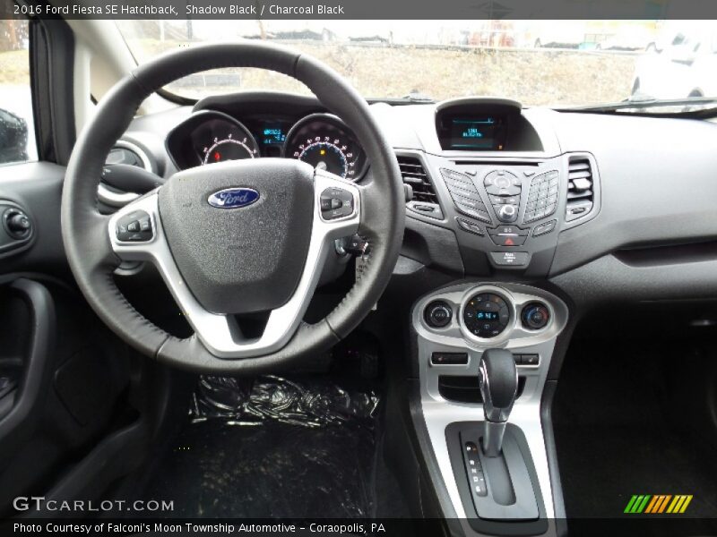 Shadow Black / Charcoal Black 2016 Ford Fiesta SE Hatchback