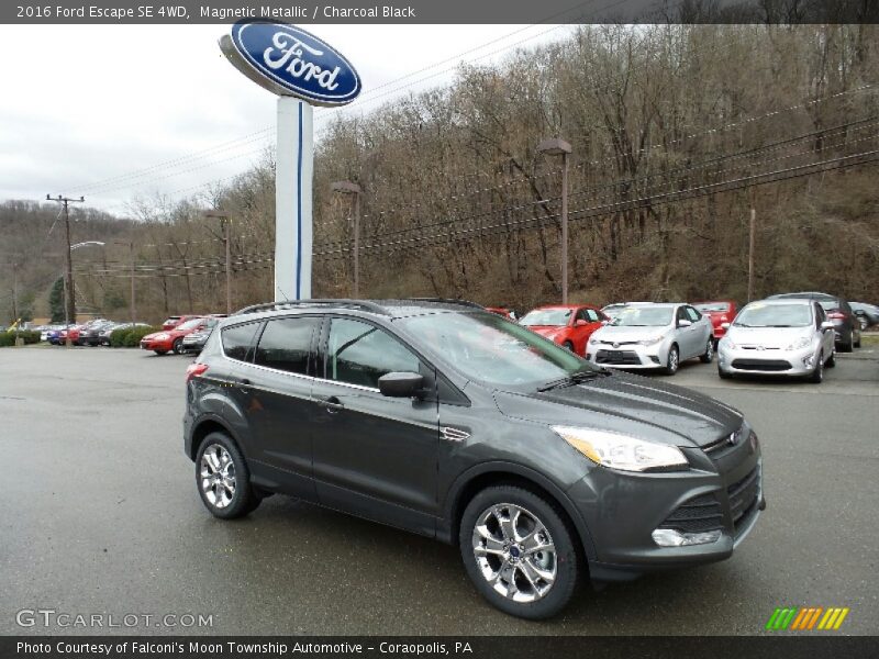 Magnetic Metallic / Charcoal Black 2016 Ford Escape SE 4WD