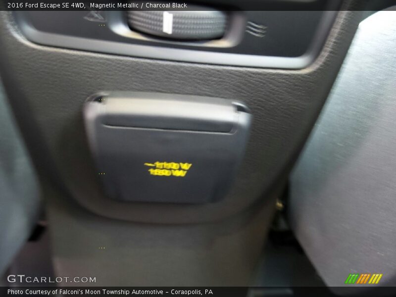 Magnetic Metallic / Charcoal Black 2016 Ford Escape SE 4WD
