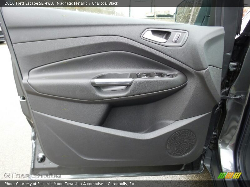 Magnetic Metallic / Charcoal Black 2016 Ford Escape SE 4WD