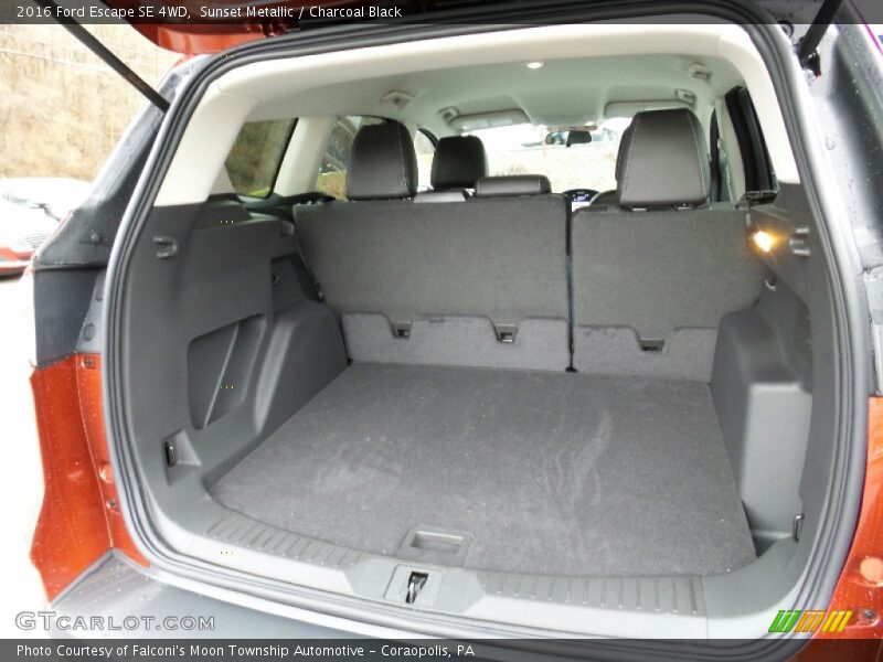 Sunset Metallic / Charcoal Black 2016 Ford Escape SE 4WD