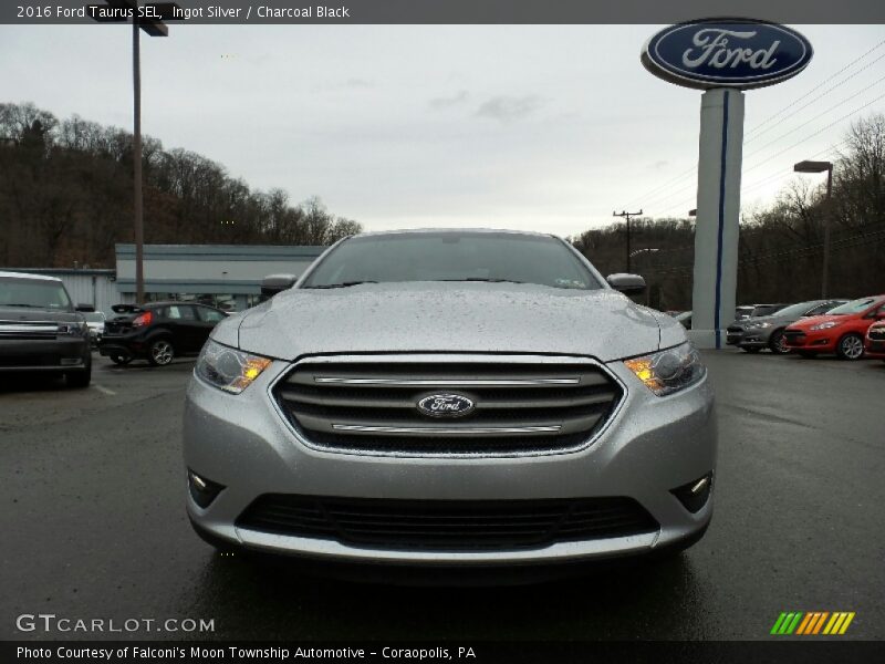 Ingot Silver / Charcoal Black 2016 Ford Taurus SEL