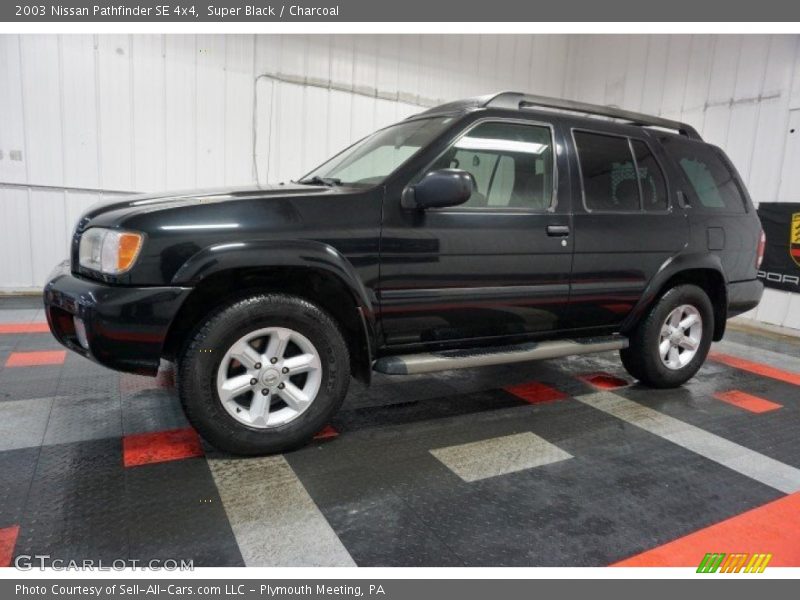 Super Black / Charcoal 2003 Nissan Pathfinder SE 4x4