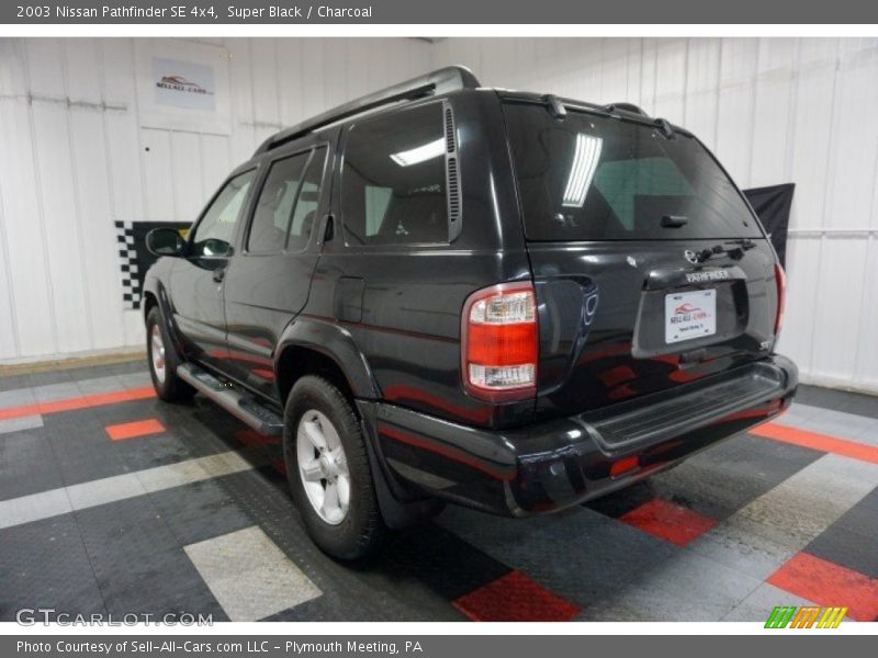 Super Black / Charcoal 2003 Nissan Pathfinder SE 4x4