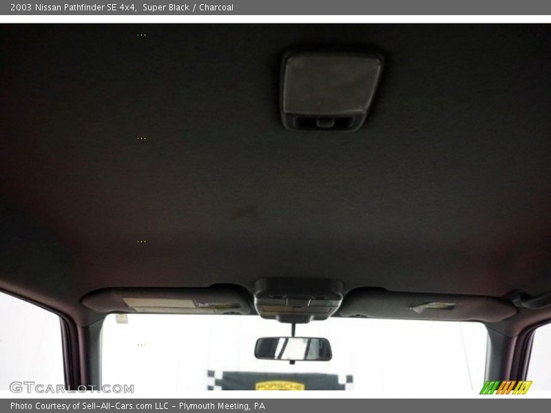 Super Black / Charcoal 2003 Nissan Pathfinder SE 4x4