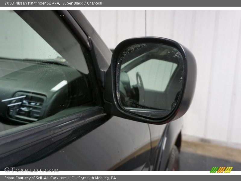 Super Black / Charcoal 2003 Nissan Pathfinder SE 4x4