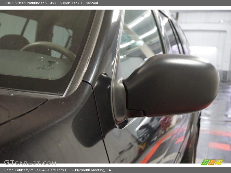 Super Black / Charcoal 2003 Nissan Pathfinder SE 4x4