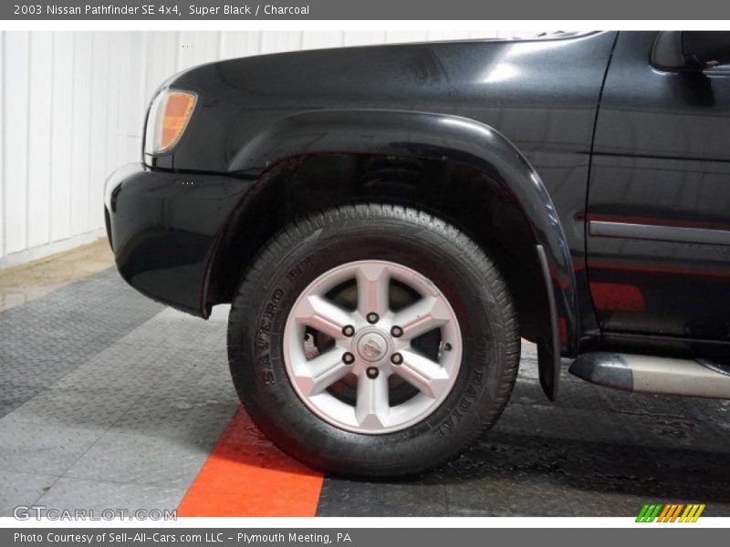 Super Black / Charcoal 2003 Nissan Pathfinder SE 4x4