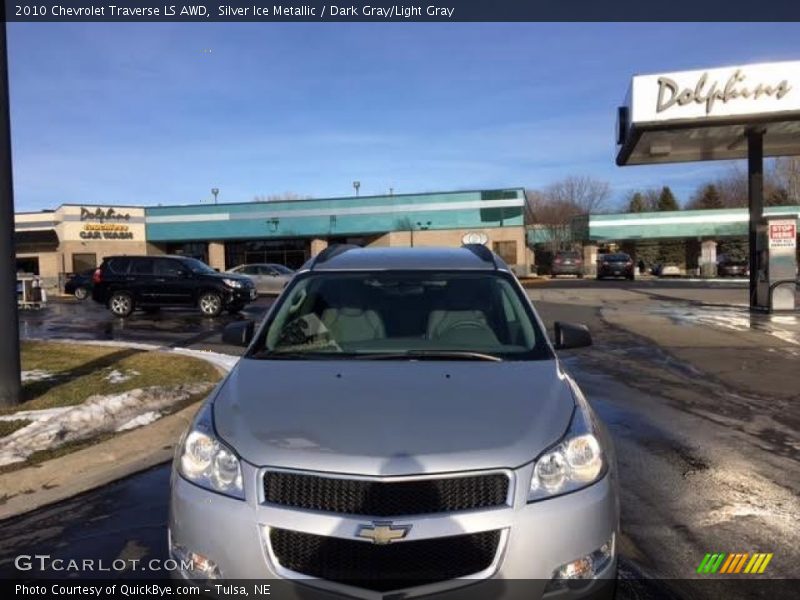 Silver Ice Metallic / Dark Gray/Light Gray 2010 Chevrolet Traverse LS AWD
