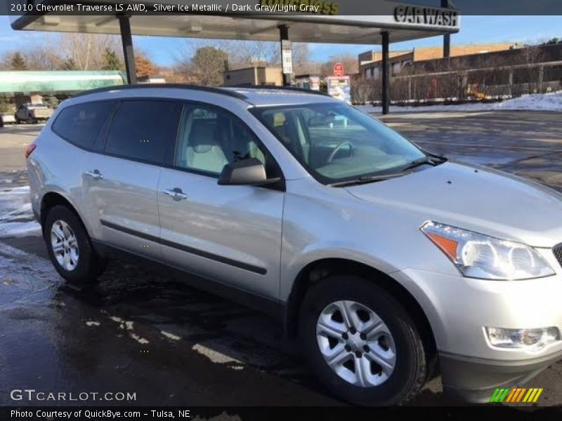 Silver Ice Metallic / Dark Gray/Light Gray 2010 Chevrolet Traverse LS AWD