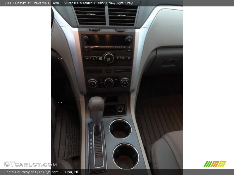 Silver Ice Metallic / Dark Gray/Light Gray 2010 Chevrolet Traverse LS AWD