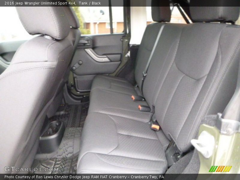 Tank / Black 2016 Jeep Wrangler Unlimited Sport 4x4