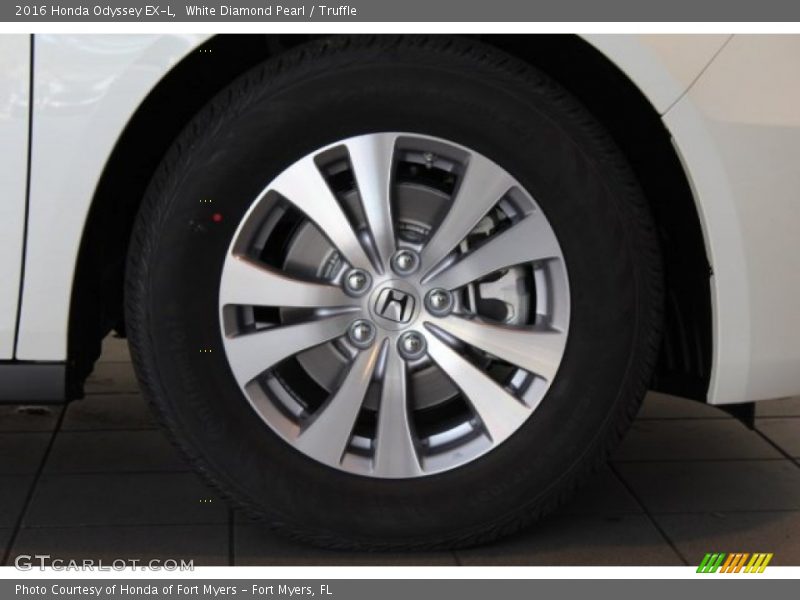 White Diamond Pearl / Truffle 2016 Honda Odyssey EX-L