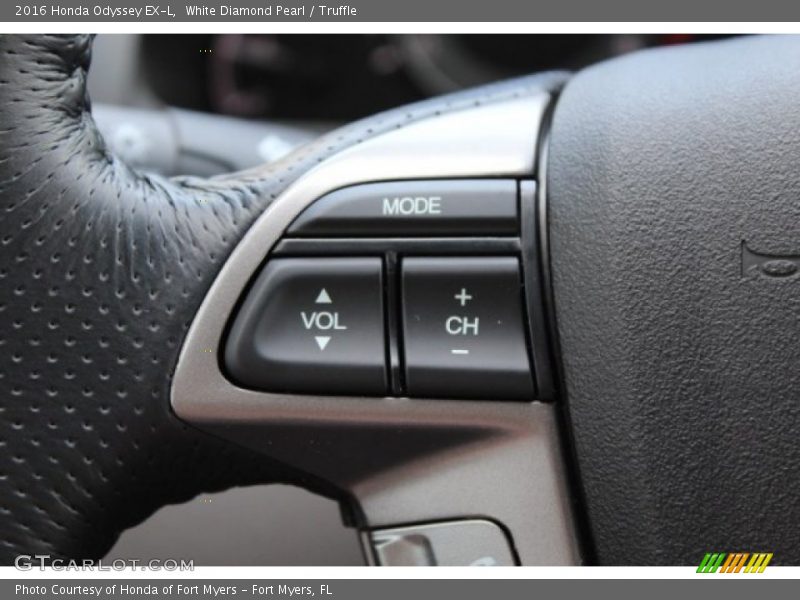 White Diamond Pearl / Truffle 2016 Honda Odyssey EX-L