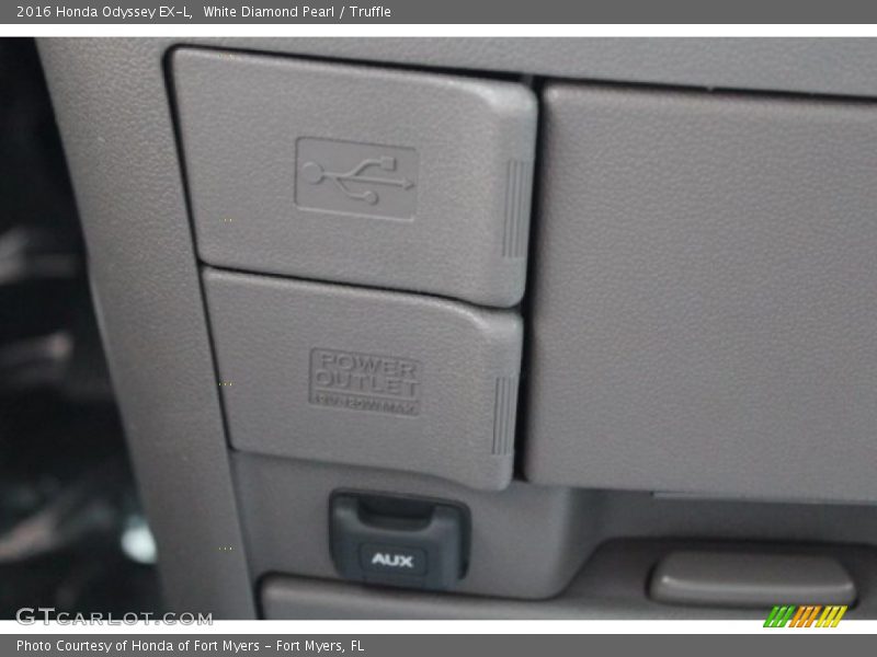 White Diamond Pearl / Truffle 2016 Honda Odyssey EX-L