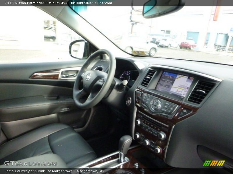 Brilliant Silver / Charcoal 2016 Nissan Pathfinder Platinum 4x4