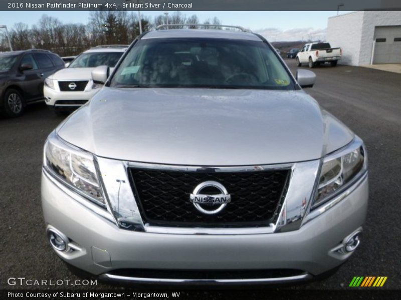 Brilliant Silver / Charcoal 2016 Nissan Pathfinder Platinum 4x4