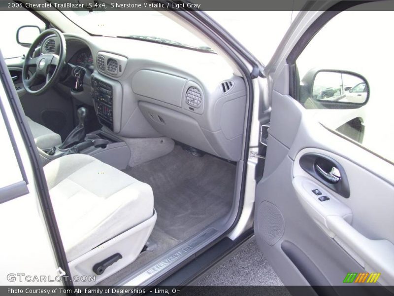 Silverstone Metallic / Light Gray 2005 Chevrolet TrailBlazer LS 4x4