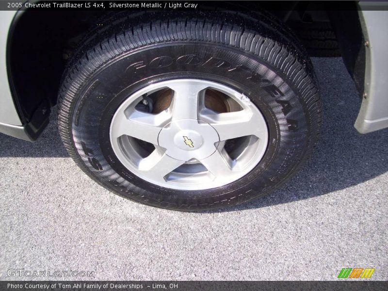 Silverstone Metallic / Light Gray 2005 Chevrolet TrailBlazer LS 4x4