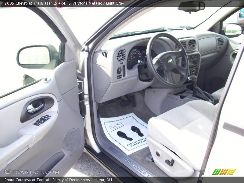 Silverstone Metallic / Light Gray 2005 Chevrolet TrailBlazer LS 4x4