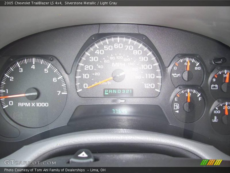 Silverstone Metallic / Light Gray 2005 Chevrolet TrailBlazer LS 4x4