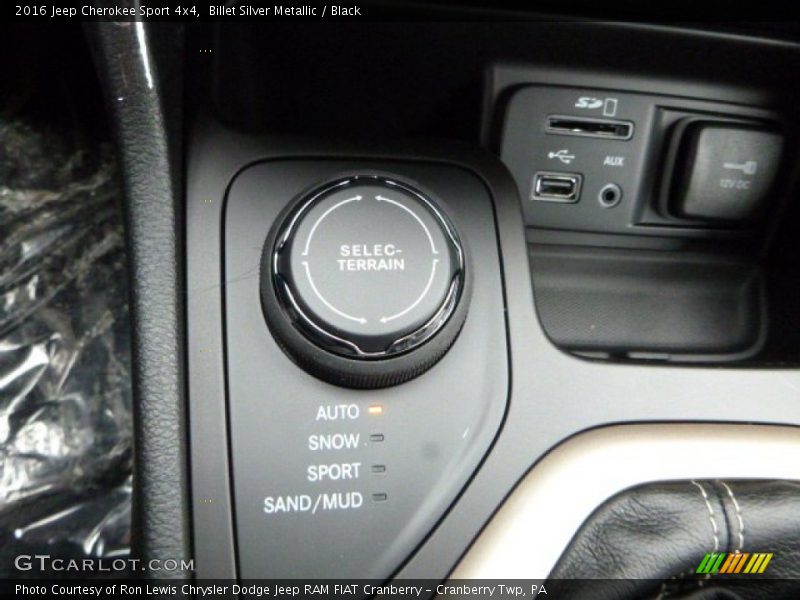 Billet Silver Metallic / Black 2016 Jeep Cherokee Sport 4x4