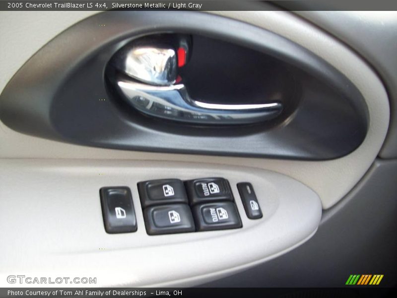 Silverstone Metallic / Light Gray 2005 Chevrolet TrailBlazer LS 4x4